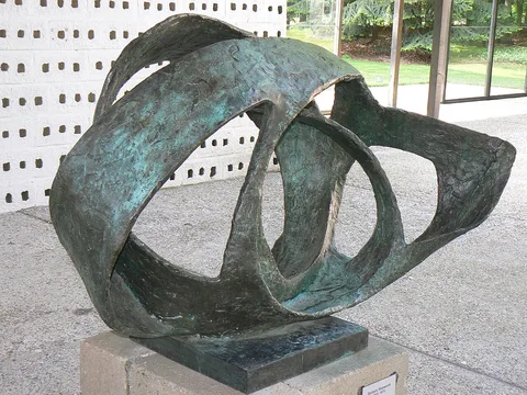 Barbara Hepworth, Oval form (Trezion)
