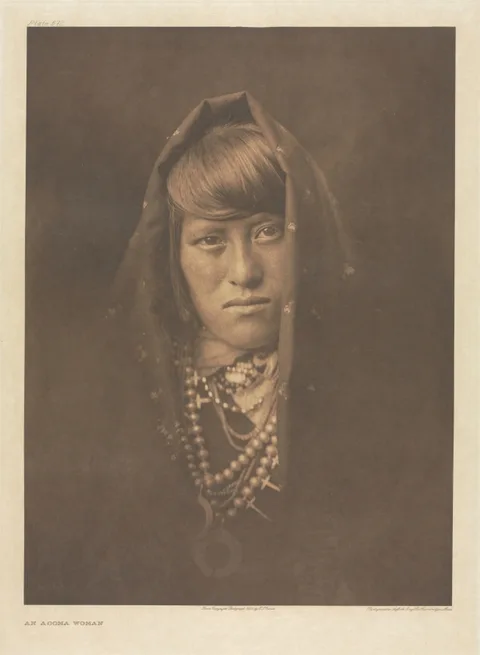 Edward S. Curtis, Portfolio XVI, Plate 572: An Acoma Woman