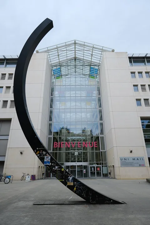 Bernar Venet, 134.5° ARC