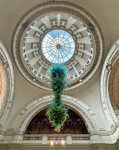Dale Chihuly, V&A Rotunda Chandelier
