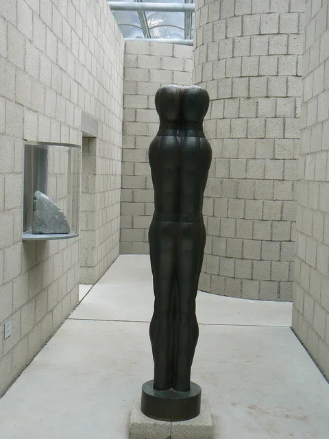 Joannis Avramidis, Grosse Figur