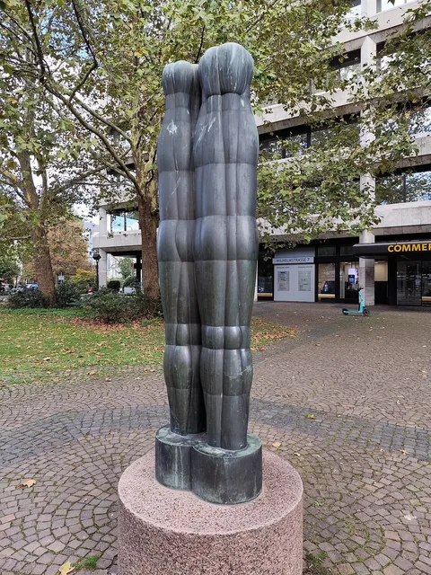 Joannis Avramidis, Große Dreifigurengruppe