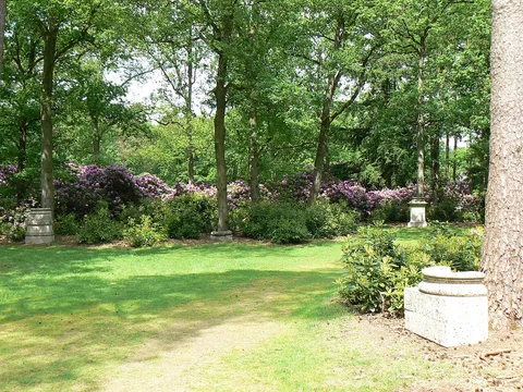 Ian Hamilton Finlay, Sacred grove; five columns for the Kröller-Müller