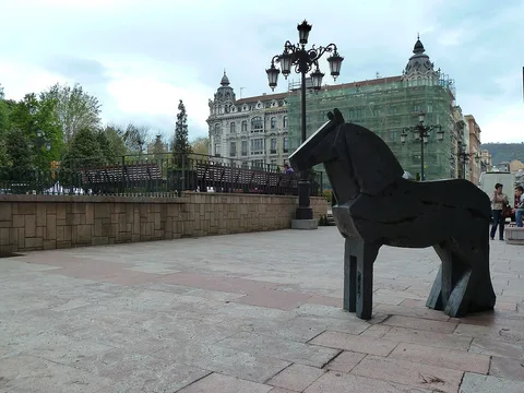 Manolo Valdés, Asturcones