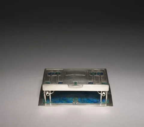 Archibald Knox, Box