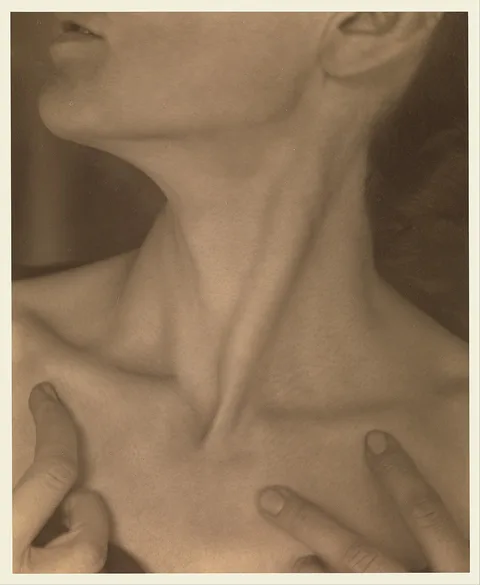 Alfred Stieglitz, Georgia O'Keeffe — Neck