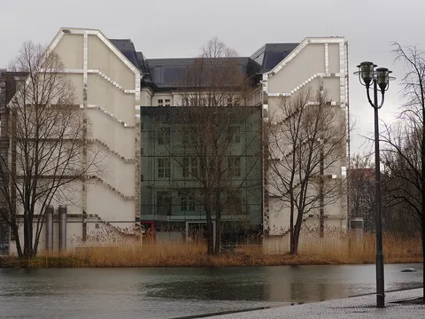 Ólafur Elíasson, Wind-mirror wall