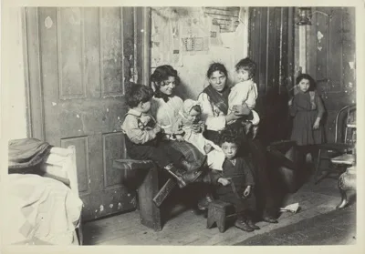 Lewis Hine, Italian Family, Chicago
