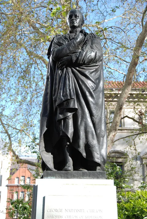 Bertram Mackennal, Statue of George Curzon, 1st Marquess Curzon of Kedleston