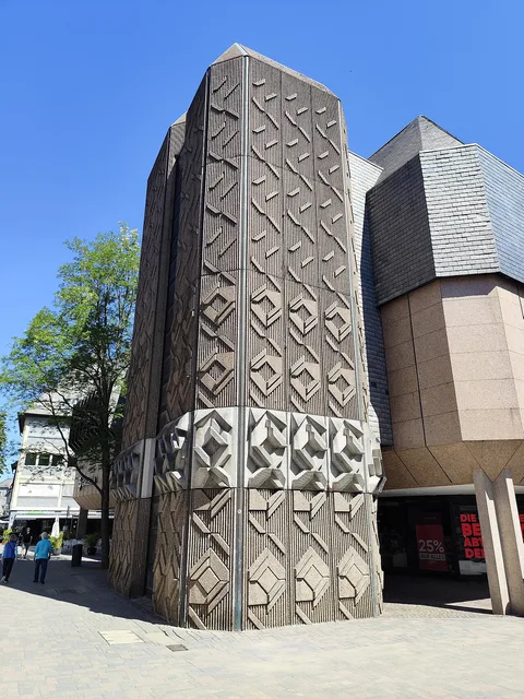 Otto Herbert Hajek, Fassade Karstadt-Turm