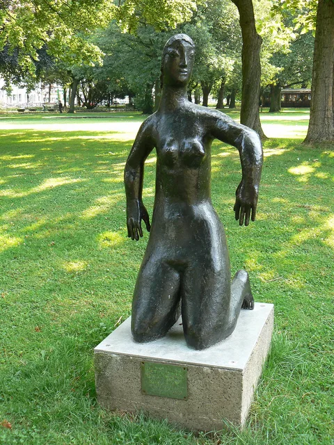 Toni Stadler, Kneeling Figure