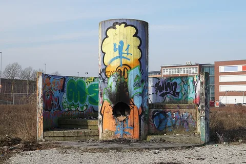 Oscar Tuazon, Burn the Formwork