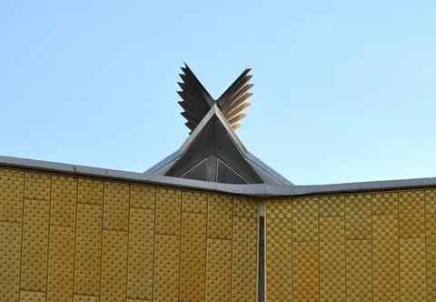 Hans Uhlmann, Phoenix