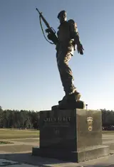 Donald De Lue, The Special Warfare Memorial Statue