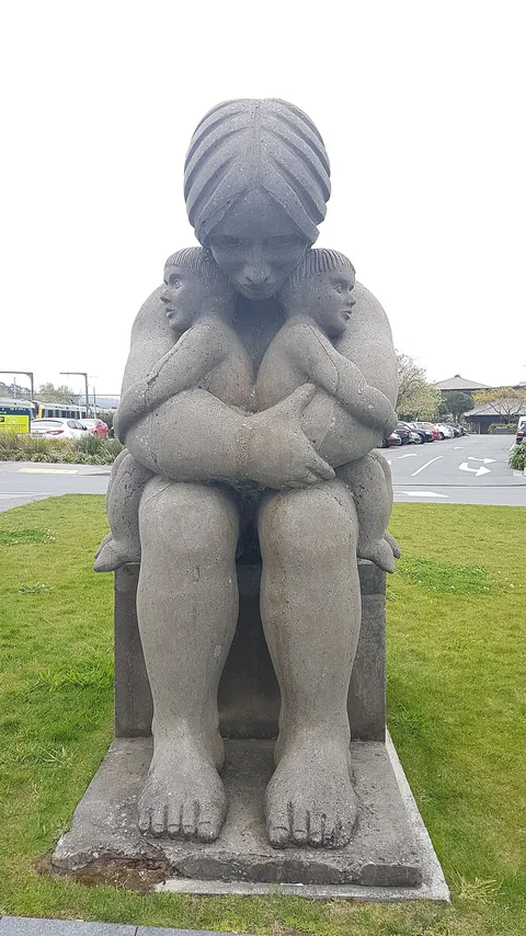 Llew Summers, Maternity