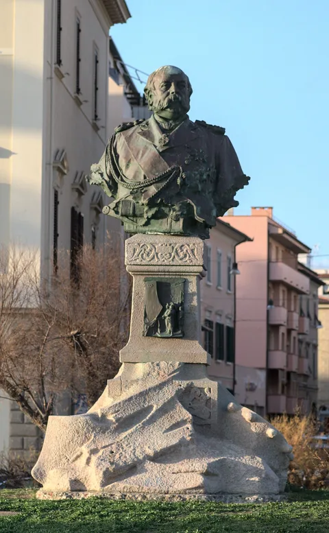Raffaello Romanelli, monument to Benedetto Brin