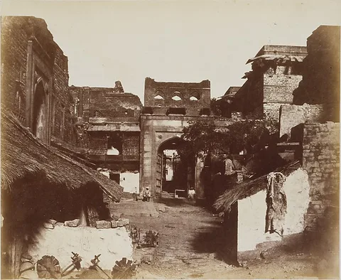 John Murray, Street in Fatehpur Sikri, India