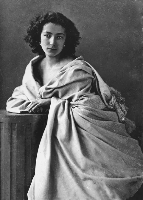 Nadar, Portrait photograph of Sarah Bernhardt