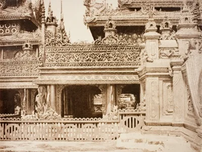 Linnaeus Tripe, No. 92. Amerapoora. Another part of the Balcony of Kyoung No. 86 [Maha-too-lo-Bounghian Kyoung].