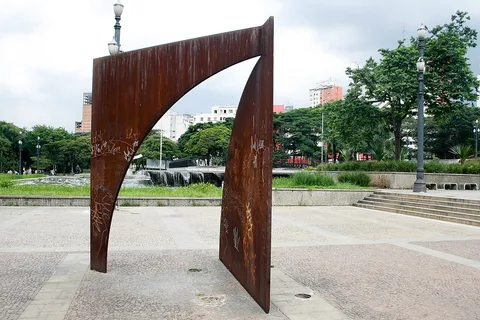 Amílcar de Castro, Abertura