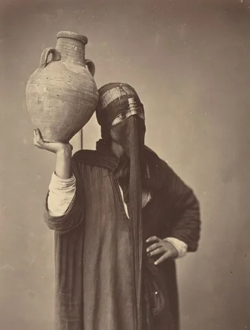 Félix Bonfils, Porteuse d'eau au Caire [Water Carrier in Cairo]