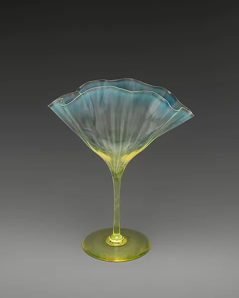 Harry Powell, Fan-shaped vase