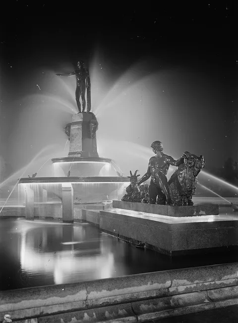 Harold Cazneaux, Pan sculpture (nighttime), Archibald Foundation, Hyde Park, Sydney, c. 1933