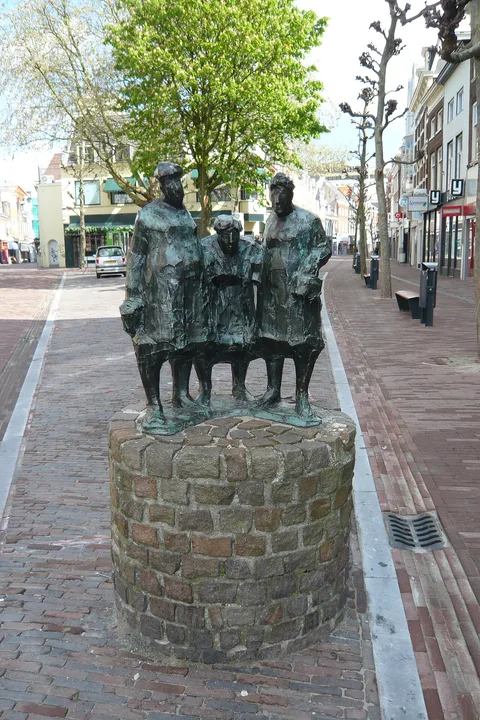 Kees Verkade, Three shopping women