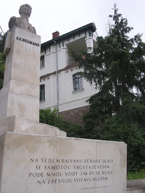 Vincenc Makovský, Memorial of Stanislav Kostka Neumann, Bílovice nad Svitavou