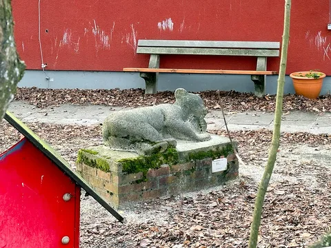 Karl Opfermann, Liegender Bär