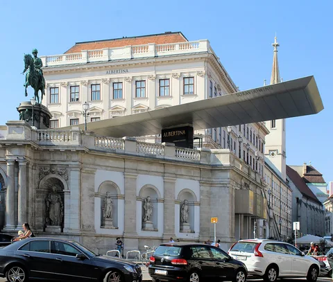 Hans Hollein, Soravia Wing