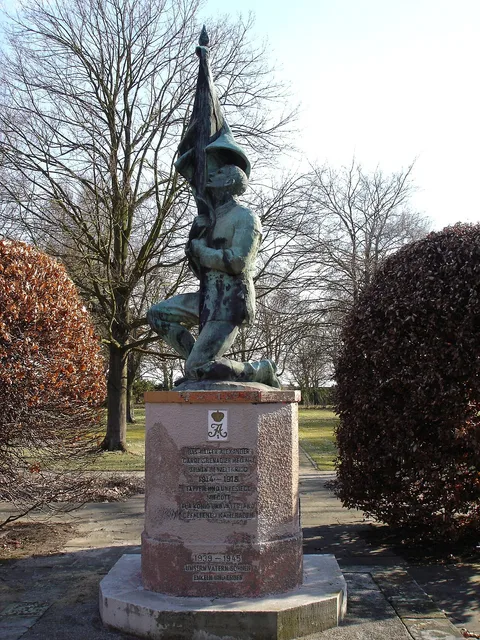 Kurt Kluge, War memorial Kaiser Alexander Garde-Grenadier-Regiment Nr. 1