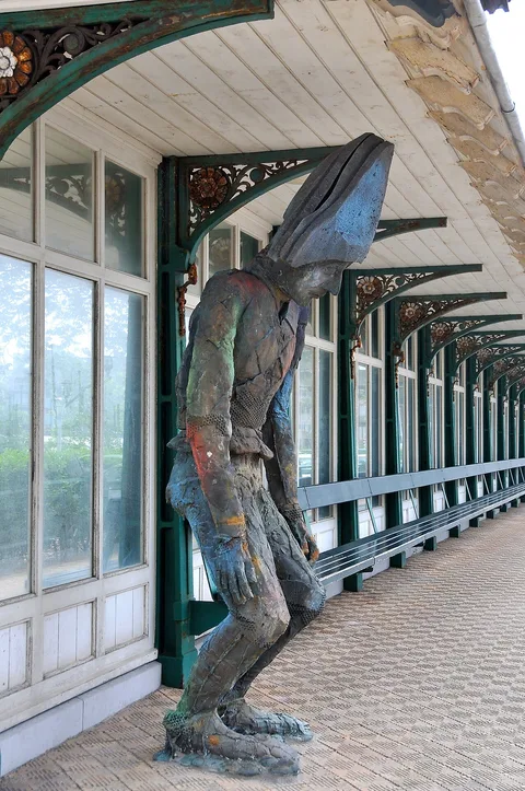 Folkert de Jong, Monument Voor Een Saltimbanque