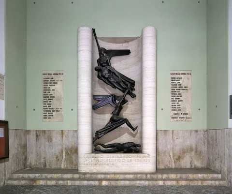 Mario Moschi, Monument to the students who died for the homeland