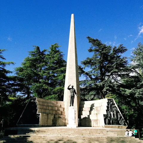 Antonio Berti, Monument to Alcide De Gasperi