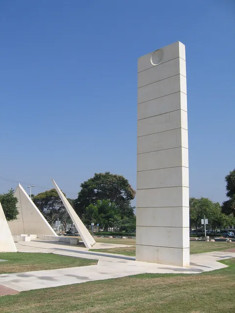 Dani Karavan, Ohel (The Tent)
