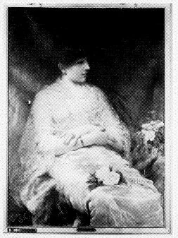 Willy Martens, Portrait of a lady, seated