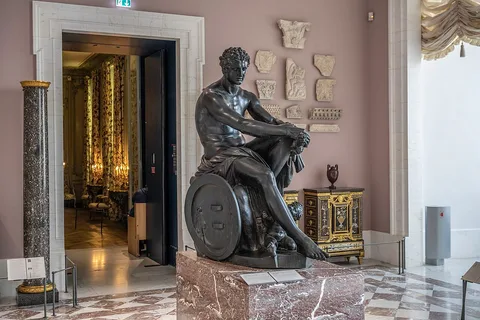 Luigi Valadier, Mars seated