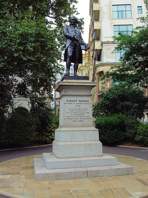 Thomas Brock, Statue of Robert Raikes