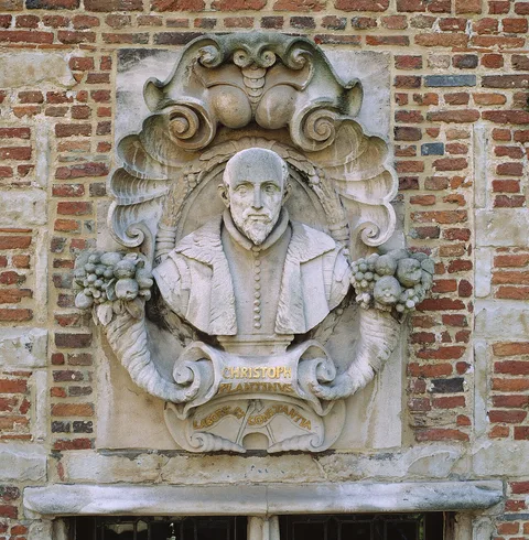 Ernest Wynants, Bust of Christophe Plantin in cartouche (1942)