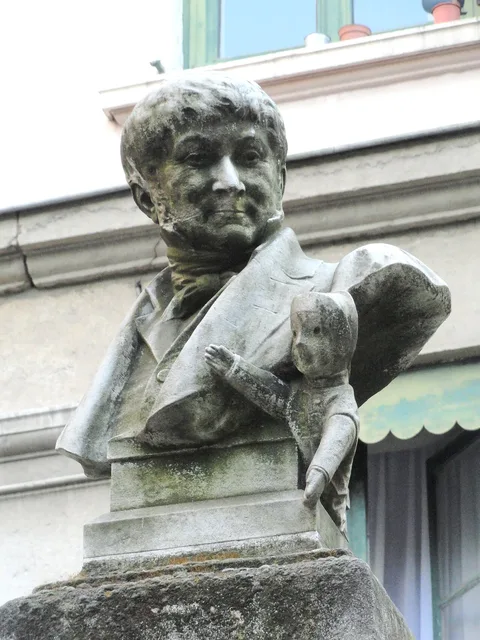 Pierre Aubert, Memorial to Laurent Mourguet