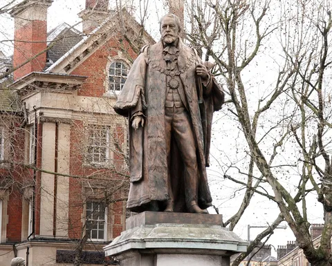 Sydney March, Statue of Samuel Bourne Bevington