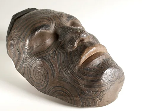 Horatio Gordon Robley, Replica life mask of Taupua Te Whanoa