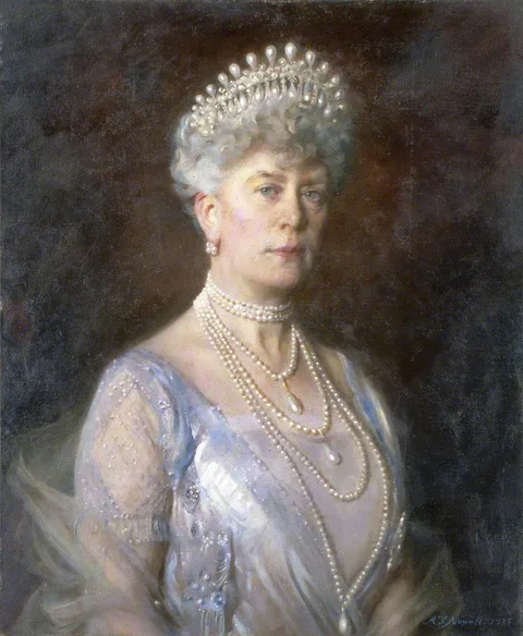 Arthur Trevethin Nowell, Queen Mary