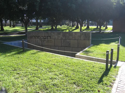 Michael Gross, Memorial for the Fallen Soldiers