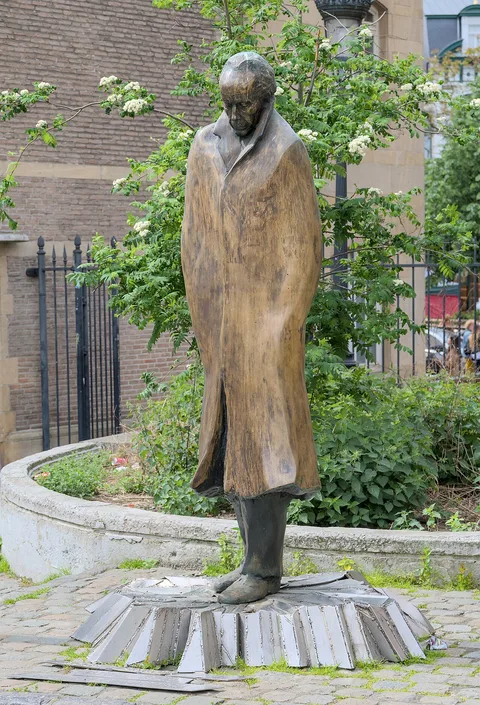 Imre Varga, statue of Béla Bartók