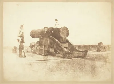 David Octavius Hill, The cannon 'Mons Meg' at Edinburgh Castle, and a private in the 2nd battalion of Royal Scots who garrisoned the Castle in 1846