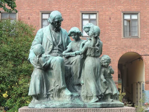 Ville Vallgren, Topelius and children