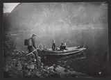 Knud Knudsen, Strandparti med Baad og Figurer