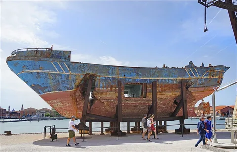 Christoph Büchel, Barca Nostra